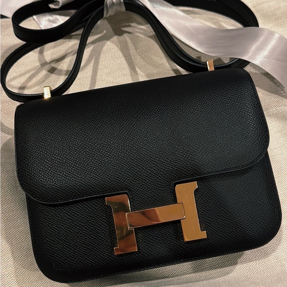 SOLD!Black Epsom Constance 18 GHW
C Stamp (2018). Highly sought after H neutral! - Picture 6 of 14